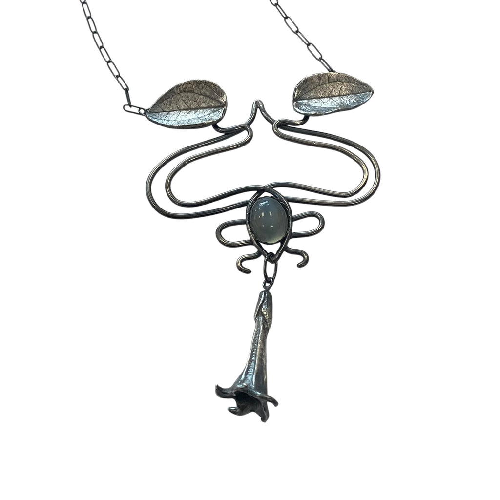 Nouveau Datura Whiplash Pendant dark silver moonstone