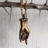 necklace-hand-tarot-protection