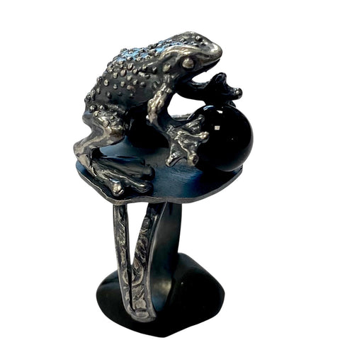 Toad with Orb Ring Sterling and Amethyst or Onyx SIZE 6