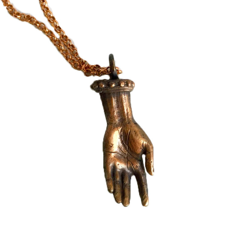 necklace-hand-tarot-luck